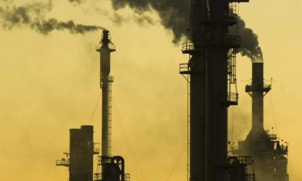 Σχεδόν τρία χρόνια από τη ζωή τους χάνουν οι άνθρωποι λόγω της ρύπανσης του αέρα